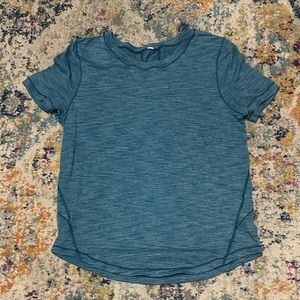Lululemon Athetic T-Shirt Size 6 Blue